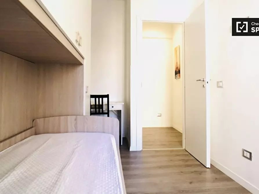 Immagine 15 di Camera condivisa in affitto  in Via Valdarno a Roma