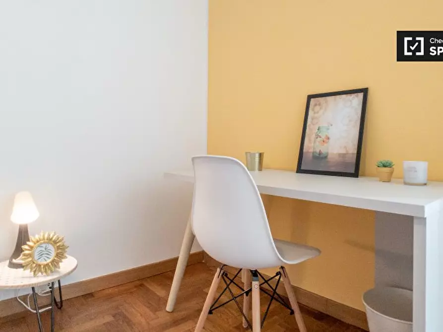 Immagine 3 di Camera condivisa in affitto  in Viale Carlo Troya a Milano