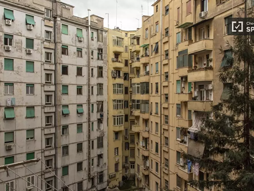 Immagine 14 di Camera condivisa in affitto  in Viale Ippocrate a Roma