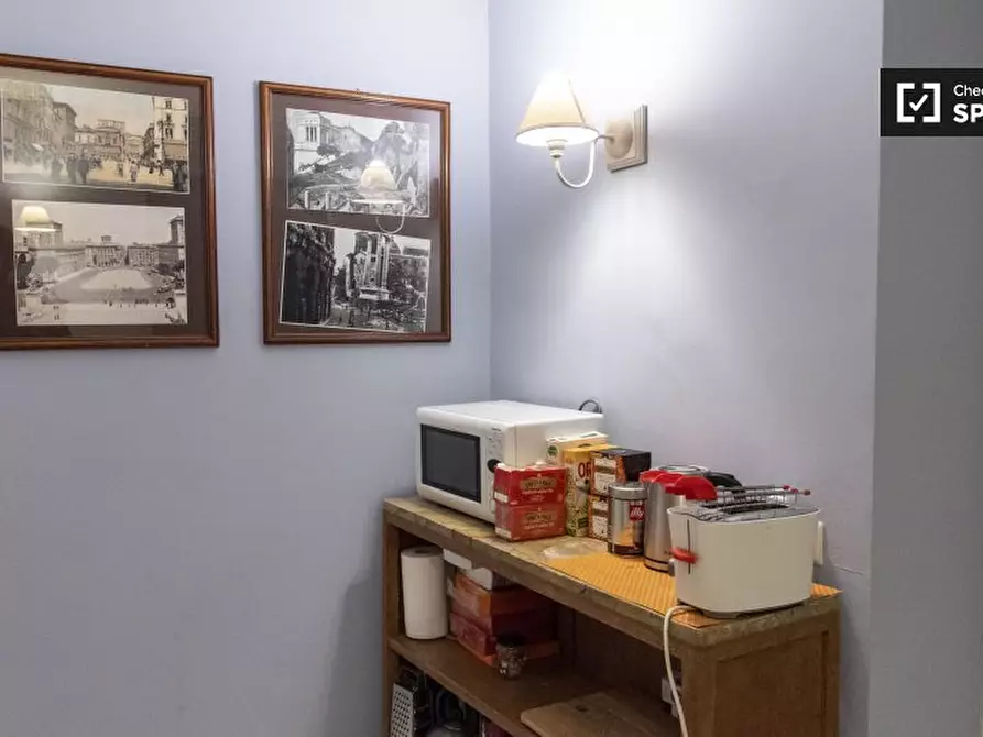 Immagine 13 di Appartamento in affitto  in Via Giulia a Roma