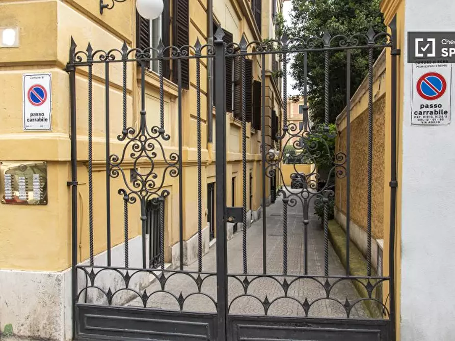 Immagine 18 di Camera condivisa in affitto  in Via Agri a Roma