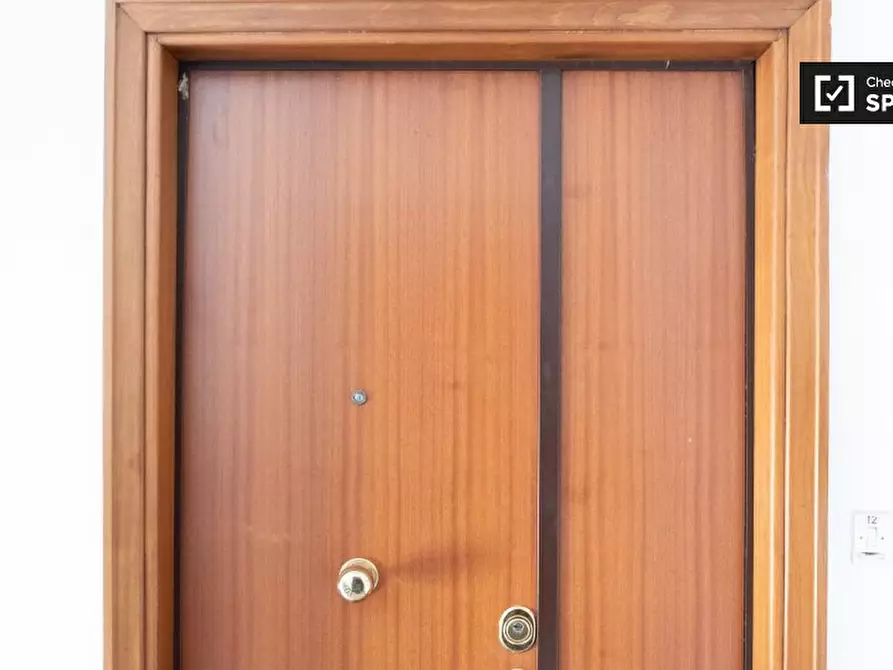 Immagine 18 di Camera condivisa in affitto  in Via Pietro D'Assisi a Roma