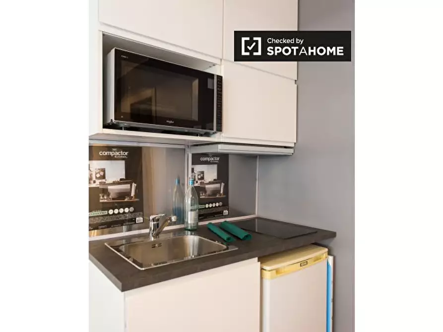 Immagine 10 di Ufficio in affitto  in Via Francesco de Sanctis a Milano