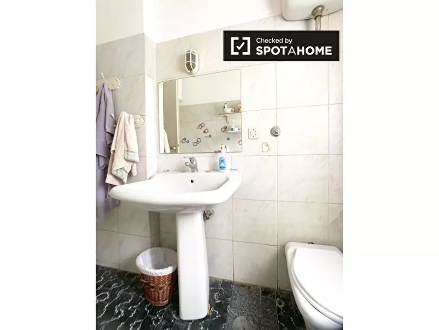 Immagine 8 di Camera condivisa in affitto  in Via Simone Mosca, 00168 Roma RM, Italy a Roma