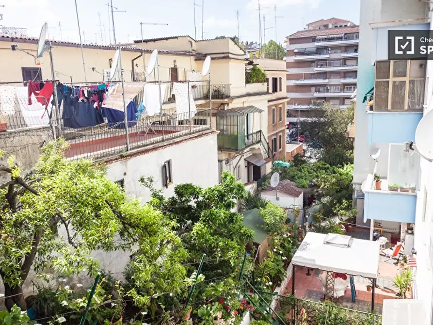 Immagine 14 di Camera condivisa in affitto  in Via Angelo Emo a Roma