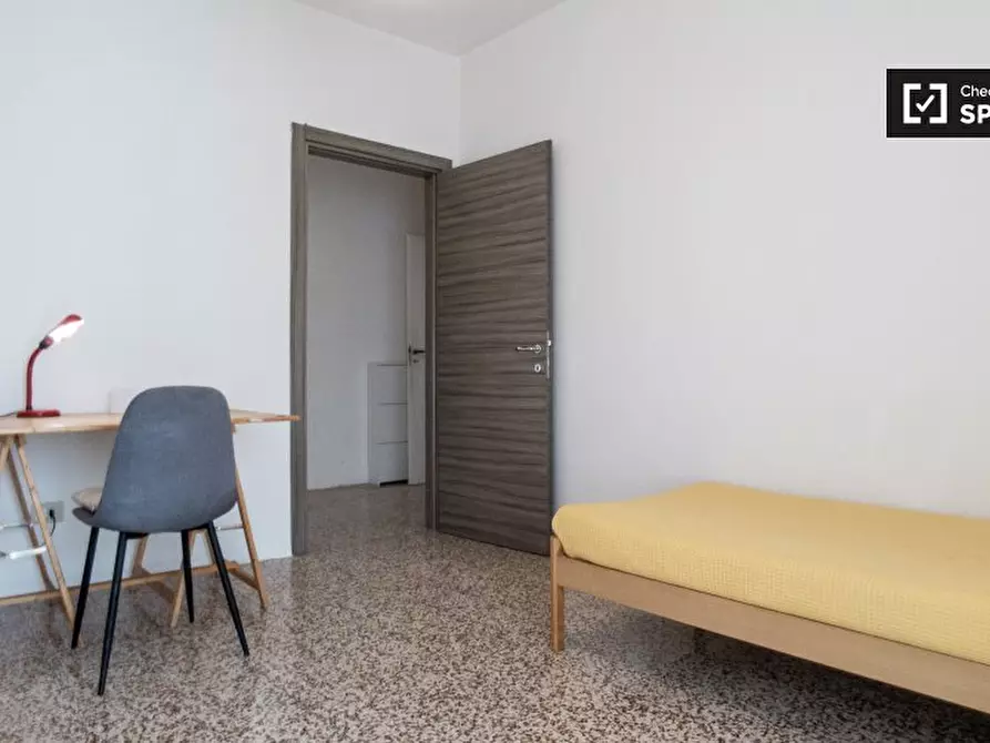Immagine 3 di Camera condivisa in affitto  in Via Giuseppe Carozzi a Milano