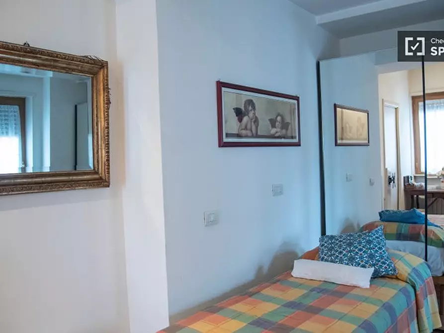 Immagine 7 di Camera condivisa in affitto  in Via di Vigna Murata a Roma