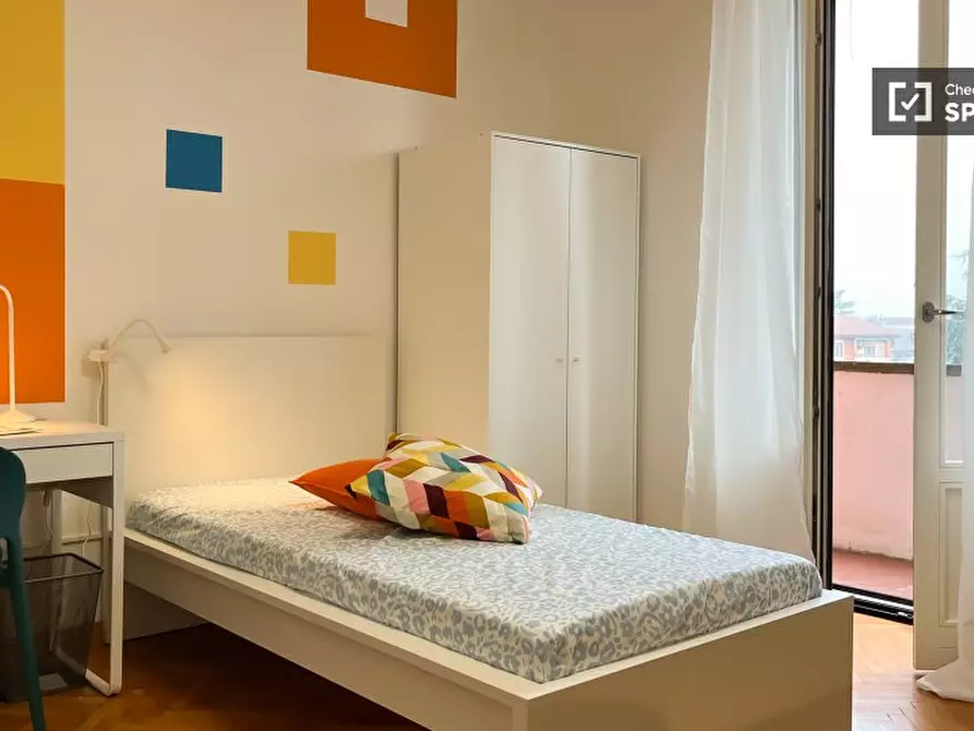 Immagine 12 di Camera condivisa in affitto  in Via Fratelli Rosselli a Milano