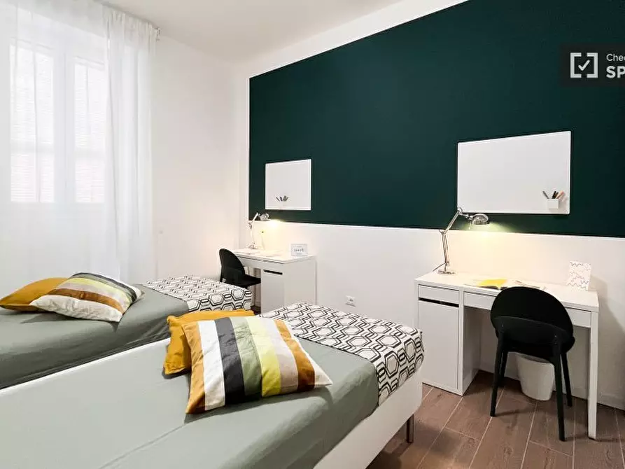 Immagine 3 di Camera condivisa in affitto  in Via Quadronno a Milano