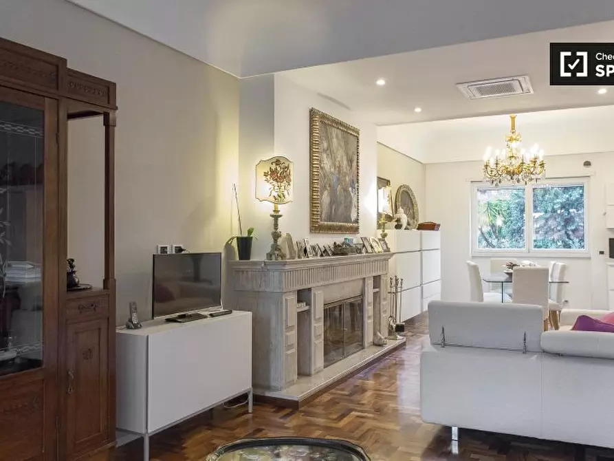 Immagine 7 di Camera condivisa in affitto  in Via Anite di Tegea a Roma