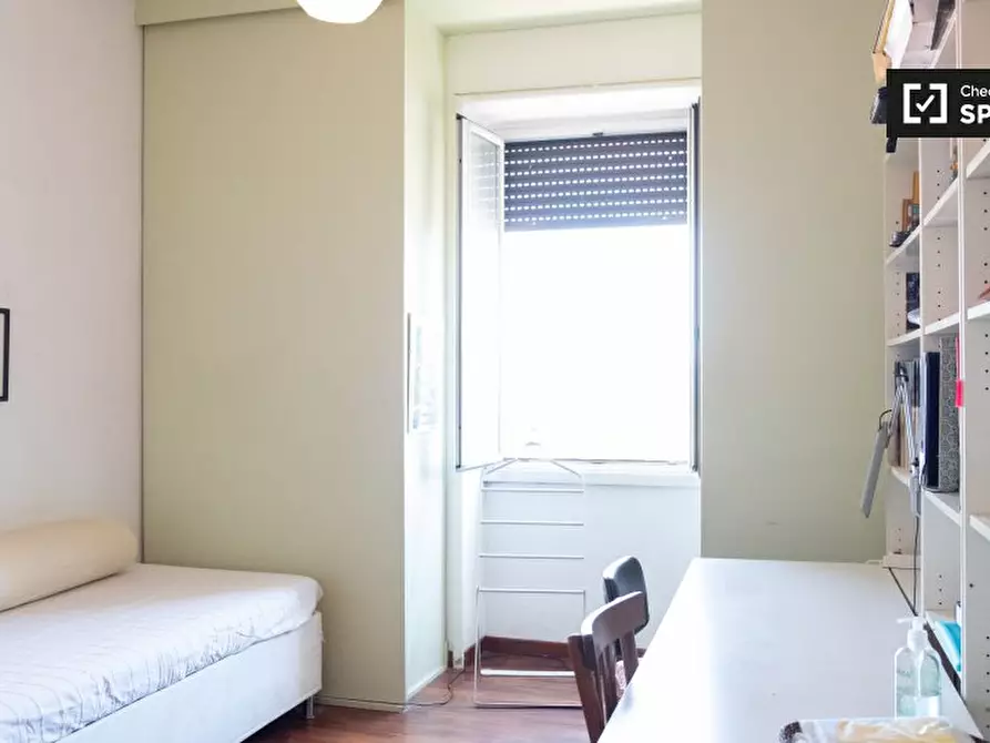 Immagine 9 di Camera condivisa in affitto  in Via Pietro Cartoni a Roma