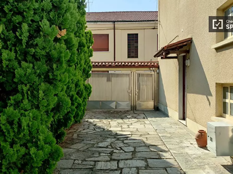 Immagine 17 di Camera condivisa in affitto  in Via Eugenio Villoresi a Inveruno