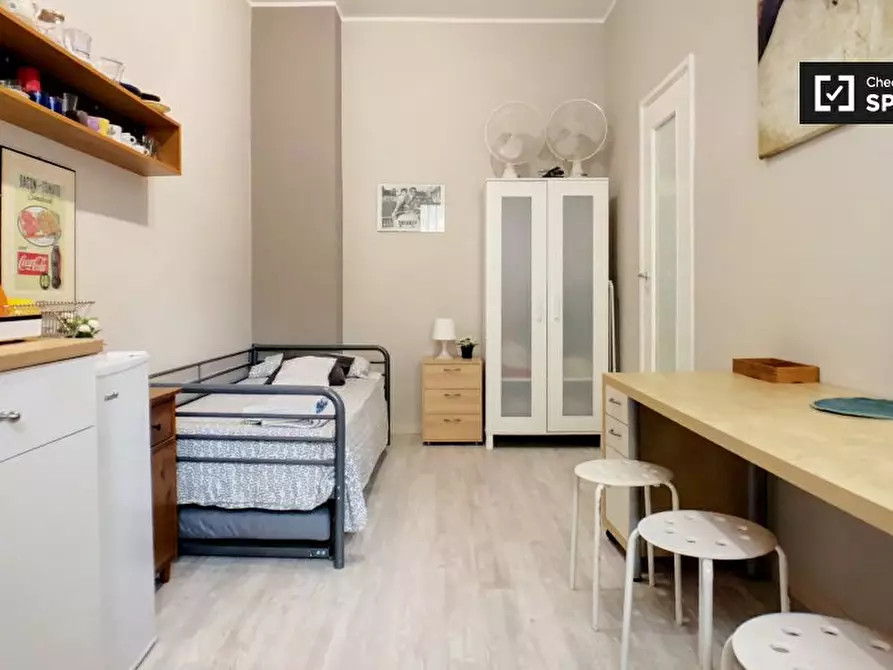 Immagine 3 di Camera condivisa in affitto  in Viale Famagosta, 20142 Milano MI, Italy a Milano