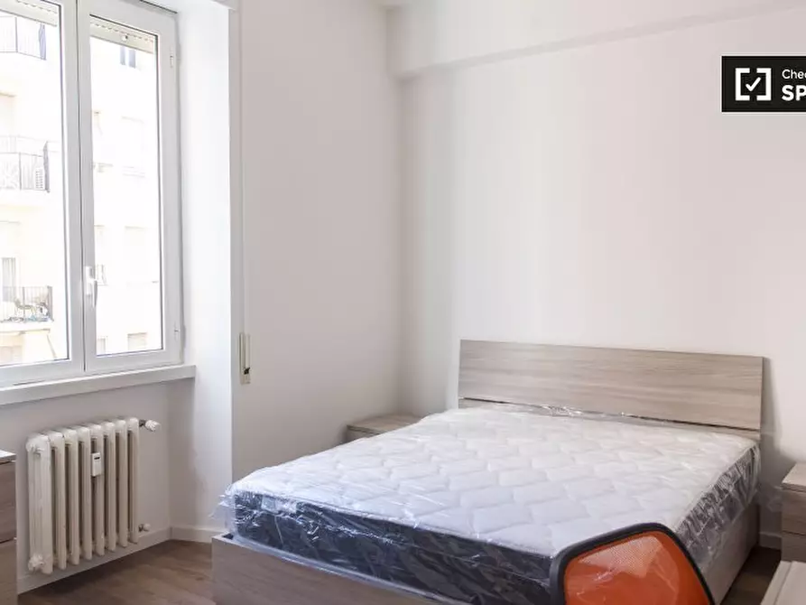 Immagine 3 di Camera condivisa in affitto  in Via Francesco Grimaldi a Roma