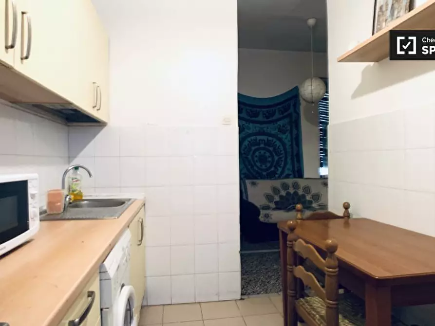 Immagine 11 di Camera condivisa in affitto  in Via Alessandro Cialdi a Roma