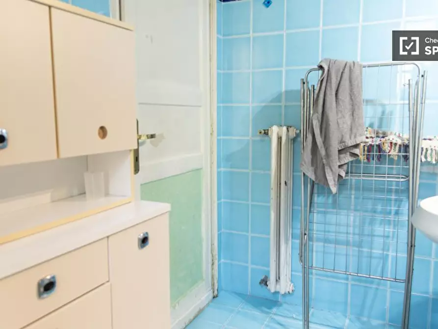 Immagine 14 di Camera condivisa in affitto  in Via Carlo Mirabello a Roma