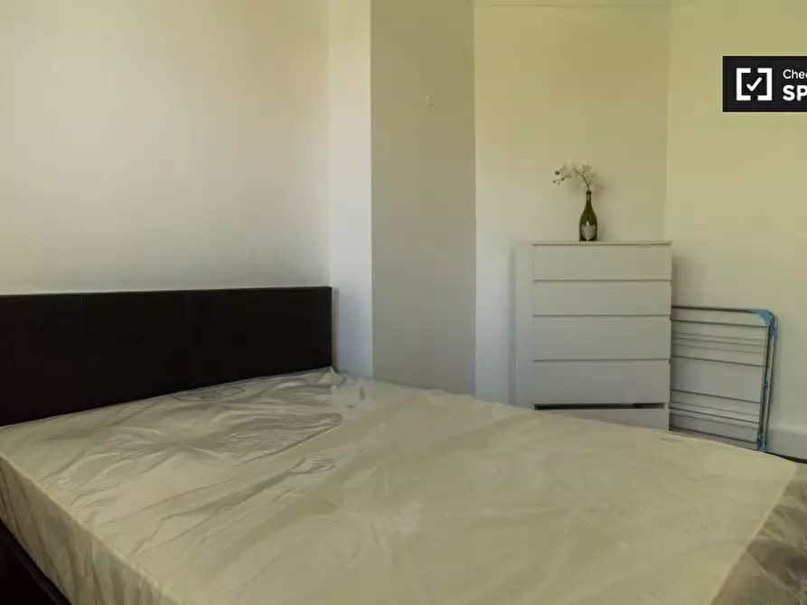 Immagine 1 di Camera condivisa in affitto  in Robert Owen House a Hammersmith