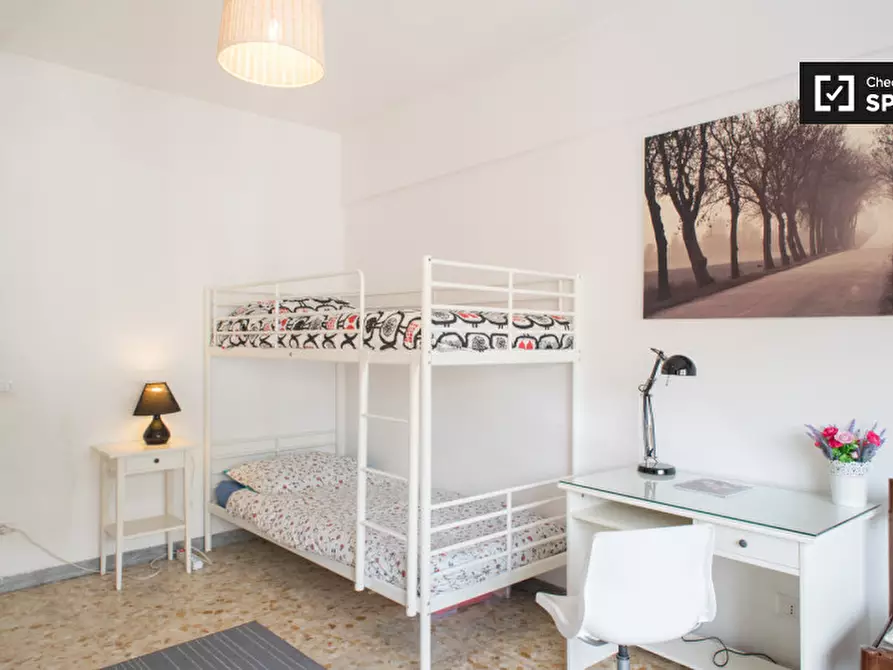 Immagine 17 di Camera condivisa in affitto  in Via Casilina a Roma