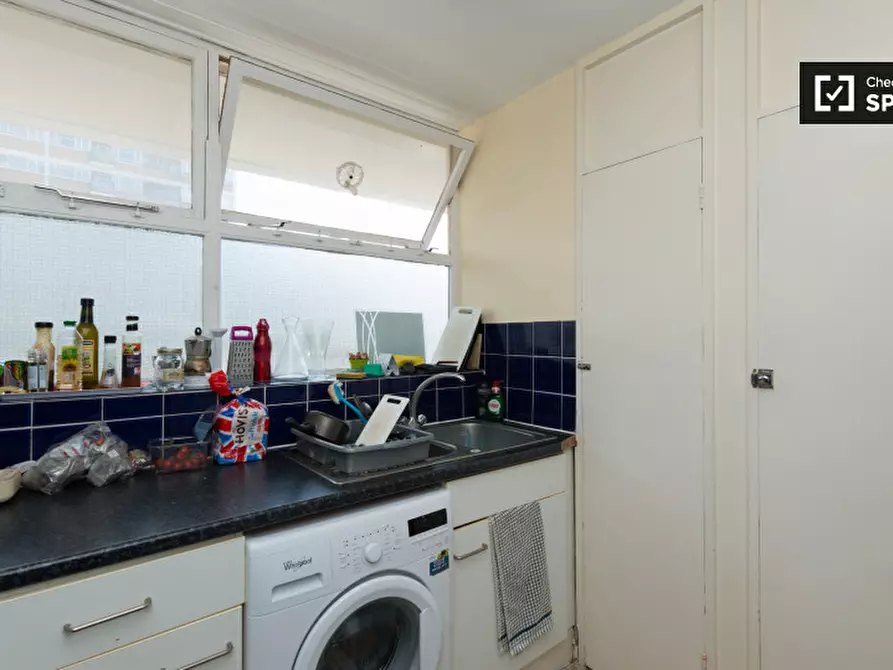 Immagine 8 di Camera condivisa in affitto  in CHURCHILL GARDENS a 