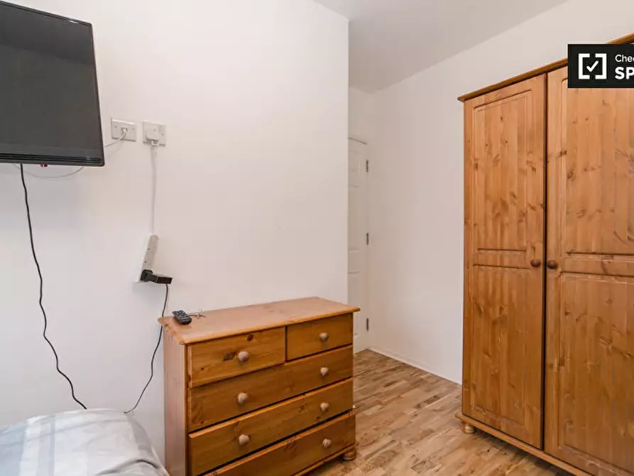 Immagine 2 di Camera condivisa in affitto  in Whitnell Way a Wandsworth
