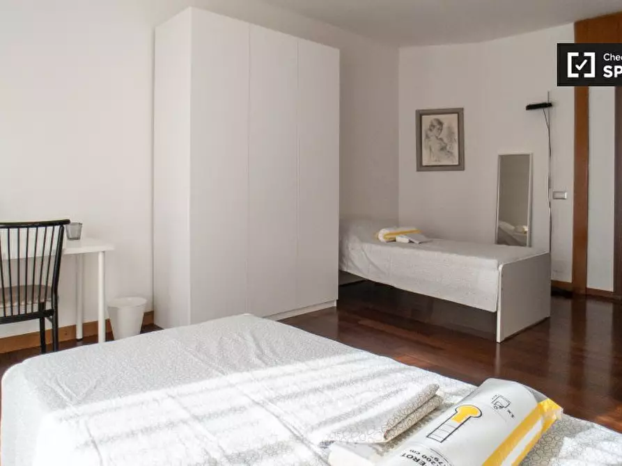 Immagine 3 di Camera condivisa in affitto  in Via Francesco dall'Ongaro a Milano