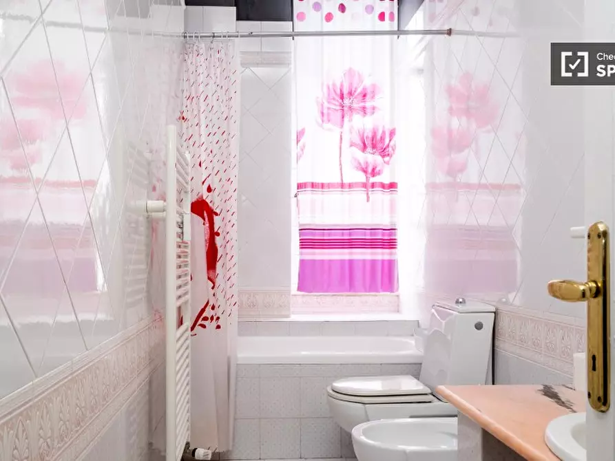 Immagine 19 di Camera condivisa in affitto  in Viale Edoardo Jenner a Milano