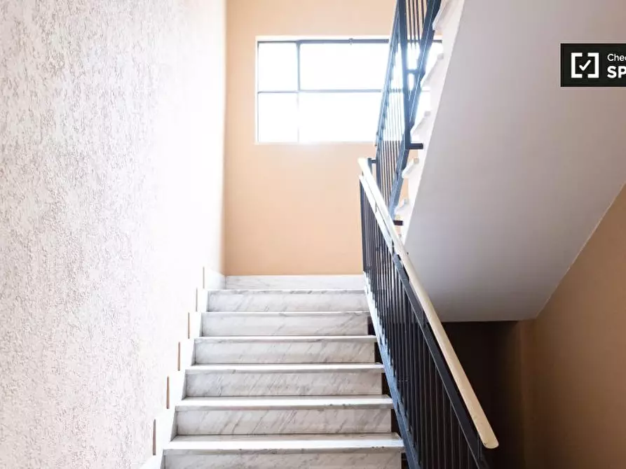 Immagine 16 di Camera condivisa in affitto  in Via Castroregio a Roma