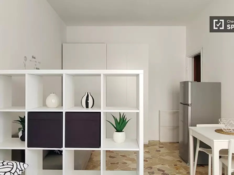 Immagine 8 di Ufficio in affitto  in Via Lorenteggio a Milano