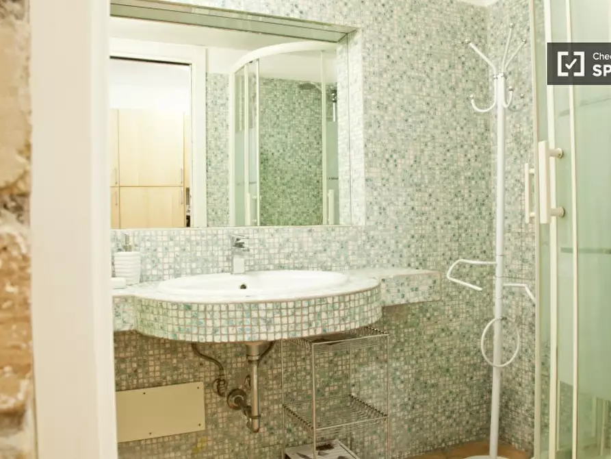 Immagine 7 di Appartamento in affitto  in Via di San Martino ai Monti a Roma