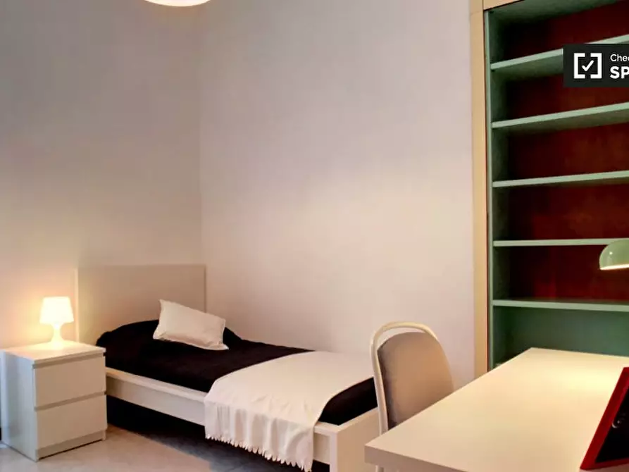 Immagine 19 di Camera condivisa in affitto  in Viale Bligny a Milano