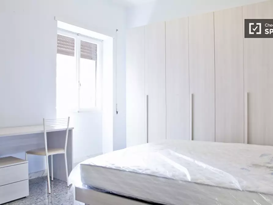 Immagine 3 di Camera condivisa in affitto  in Via Calpurnio Fiamma a Roma