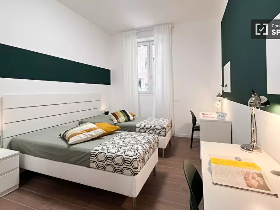 Immagine 1 di Camera condivisa in affitto  in Via Quadronno a Milano