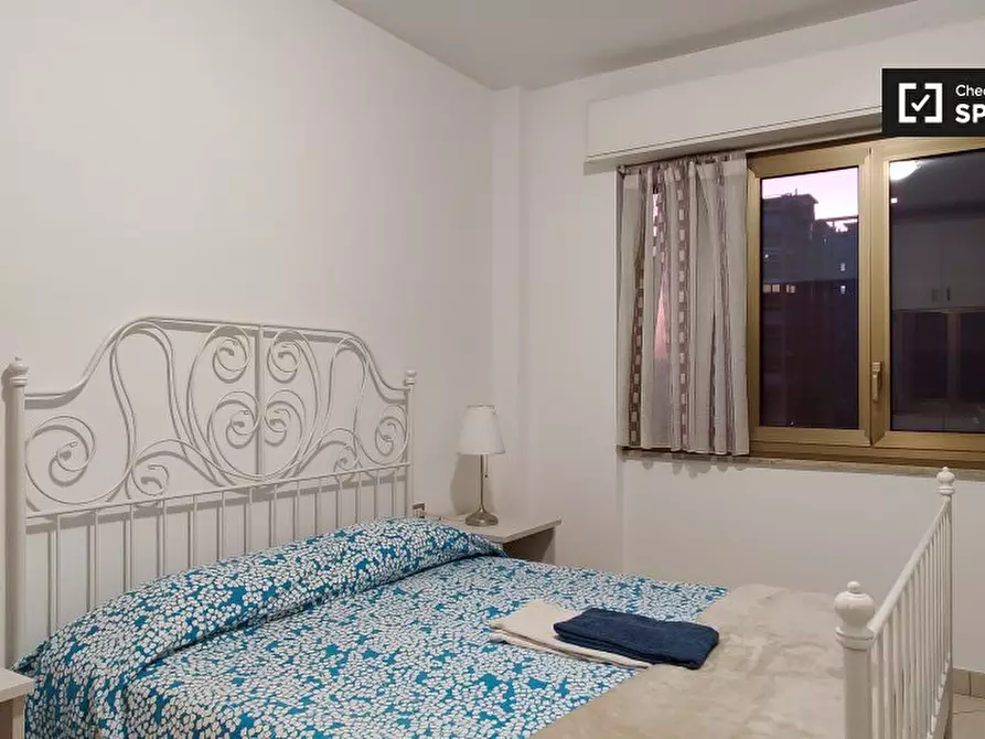 Immagine 2 di Camera condivisa in affitto  in Via Guido Gozzano a Cinisello Balsamo