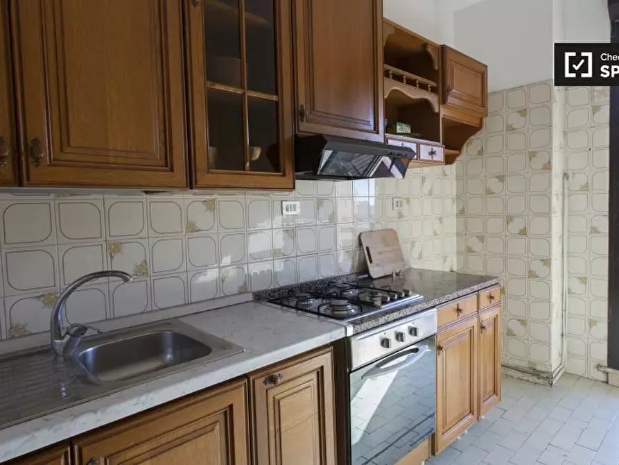 Immagine 9 di Camera condivisa in affitto  in Via Valentino Banal, 00177 Roma RM, Italy a Roma