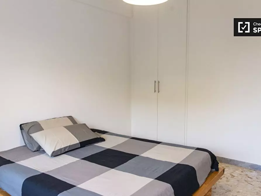 Immagine 4 di Camera condivisa in affitto  in Via Tarquinio Collatino a Roma