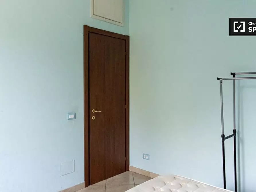 Immagine 4 di Camera condivisa in affitto  in Via Palestro a Roma