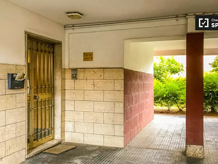 Immagine 14 di Camera condivisa in affitto  in Via Giuseppe Berneri a Roma