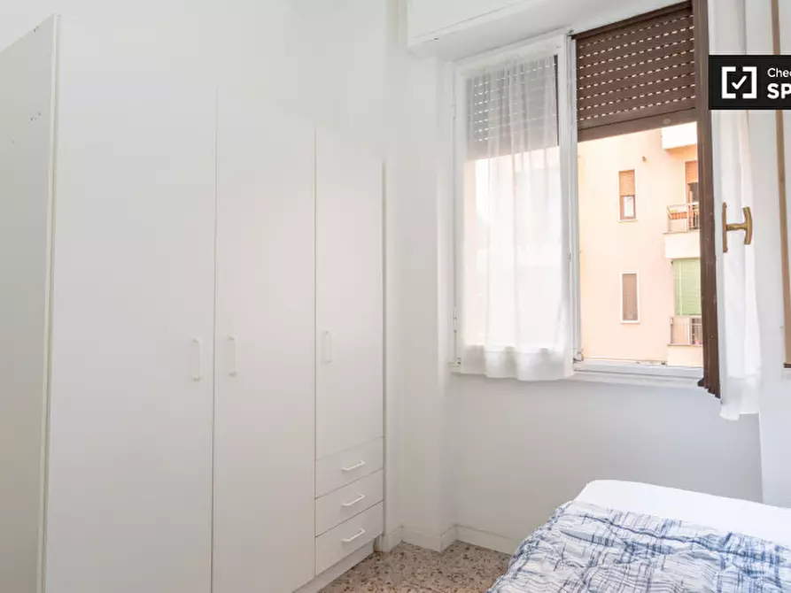 Immagine 2 di Camera condivisa in affitto  in Via Salasco a Milano