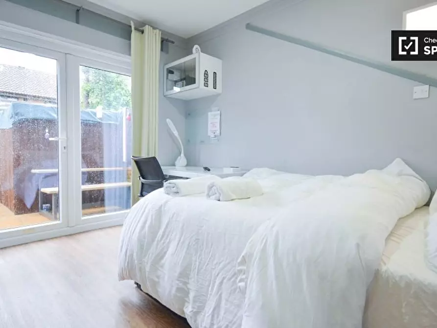 Immagine 5 di Camera condivisa in affitto  in Joshua Street, London E14 0RD a Poplar