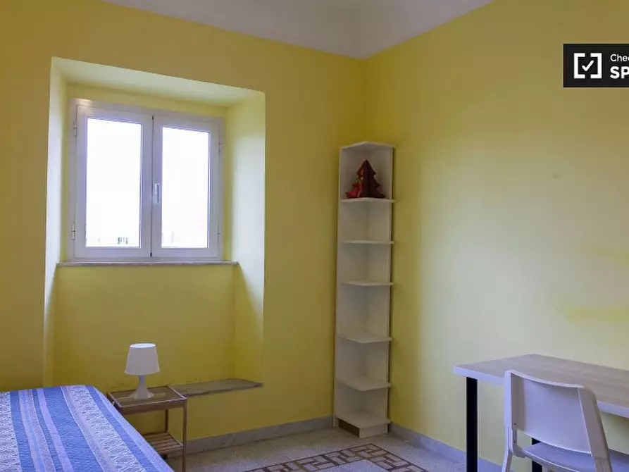 Immagine 3 di Camera condivisa in affitto  in Piazza Manfredo Fanti, 00185 Roma RM, Italy a Roma