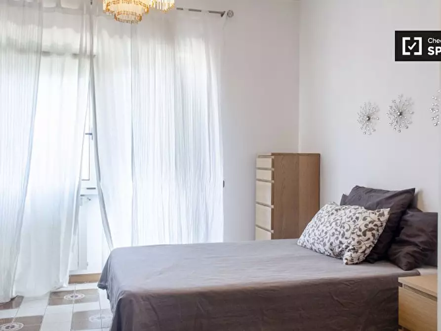 Immagine 3 di Camera condivisa in affitto  in Via Oderzo, 00182 Roma RM, Italy a Roma