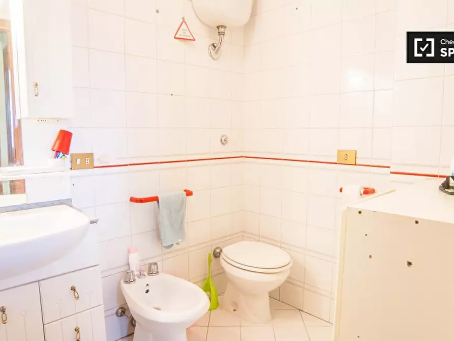 Immagine 9 di Camera condivisa in affitto  in Via Francesco Gentile a Roma