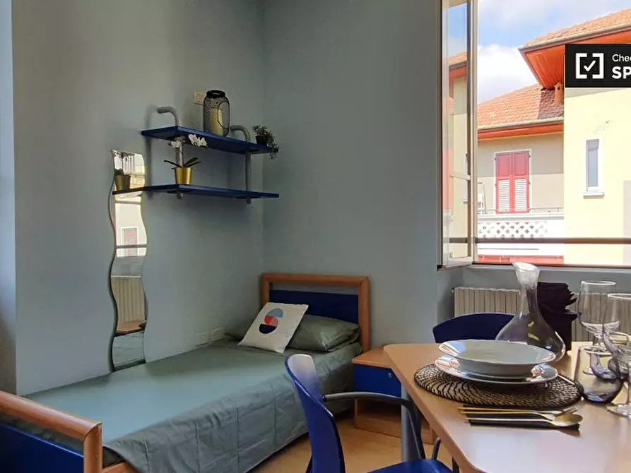 Immagine 2 di Camera condivisa in affitto  in Via Anton Giulio Barrili a Milano