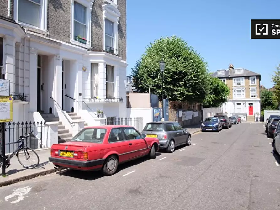 Immagine 9 di Appartamento in affitto  in Campden Hill Gardens, Kensington, London W8 7AY, UK a Kensington