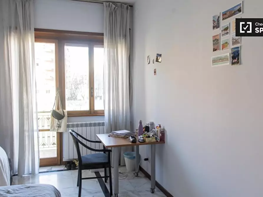 Immagine 18 di Camera condivisa in affitto  in Via Siria a Roma