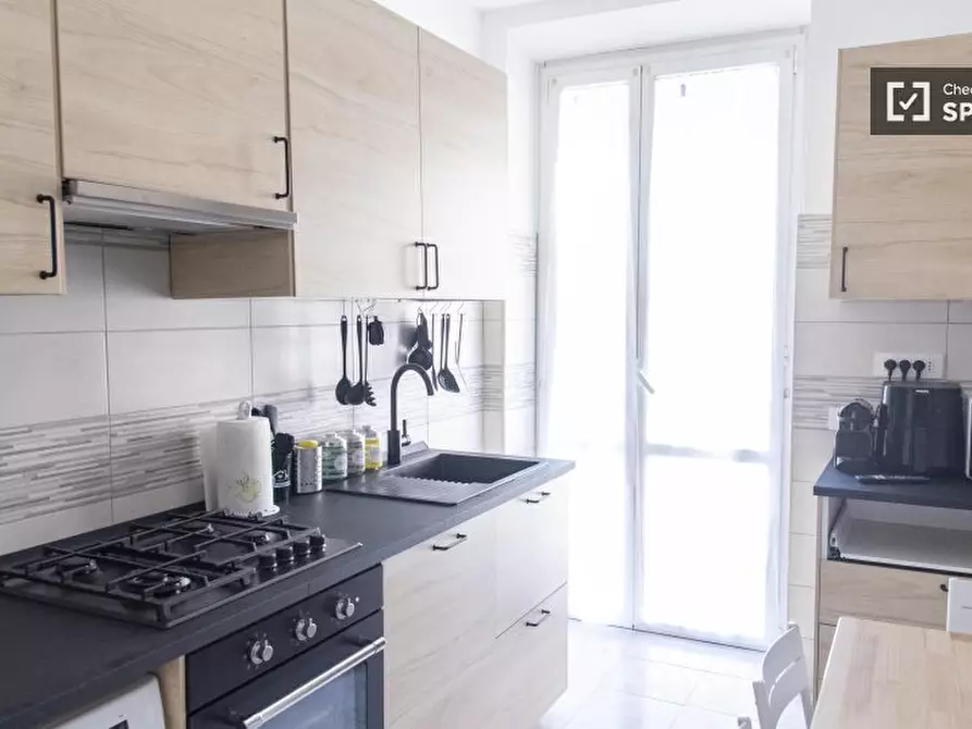 Immagine 8 di Camera condivisa in affitto  in Via dei Frassini a Roma