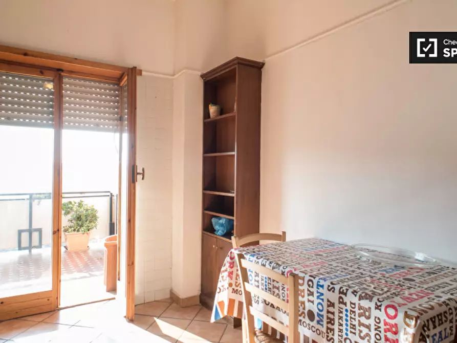 Immagine 17 di Camera condivisa in affitto  in Viale Bruno Rizzieri a Roma