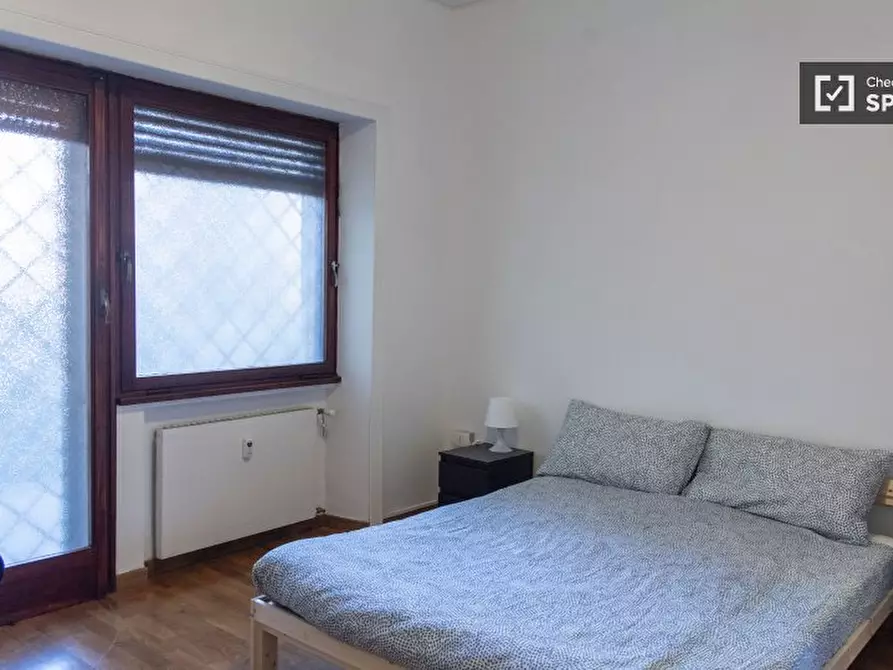 Immagine 1 di Camera condivisa in affitto  in Via Giuseppe Lorenzoni a Roma
