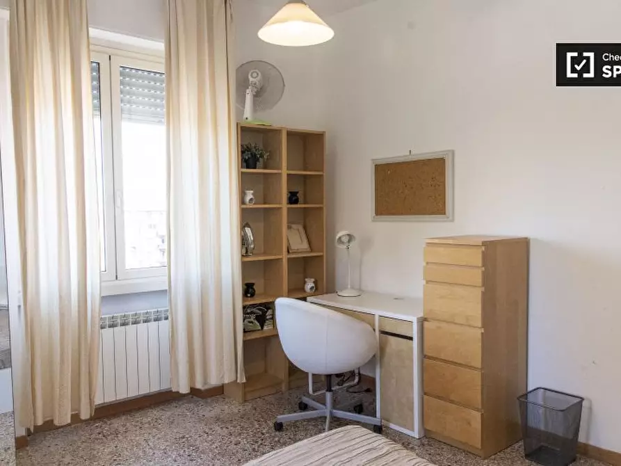 Immagine 4 di Camera condivisa in affitto  in Via Portuense a Roma