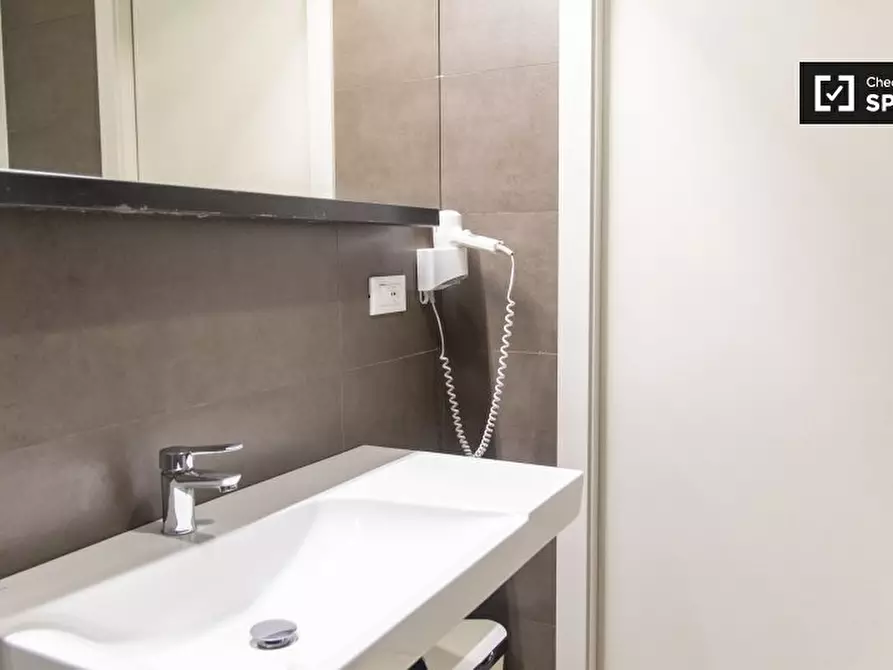 Immagine 12 di Appartamento in affitto  in Via di Acqua Bullicante a Roma